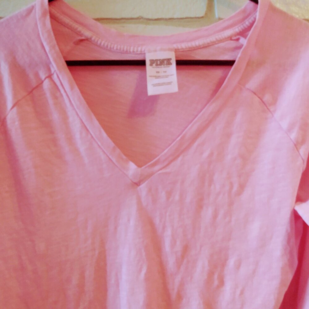 Junior Ladies Size XS Victoria Secret PINK long sleeve V neck shirt